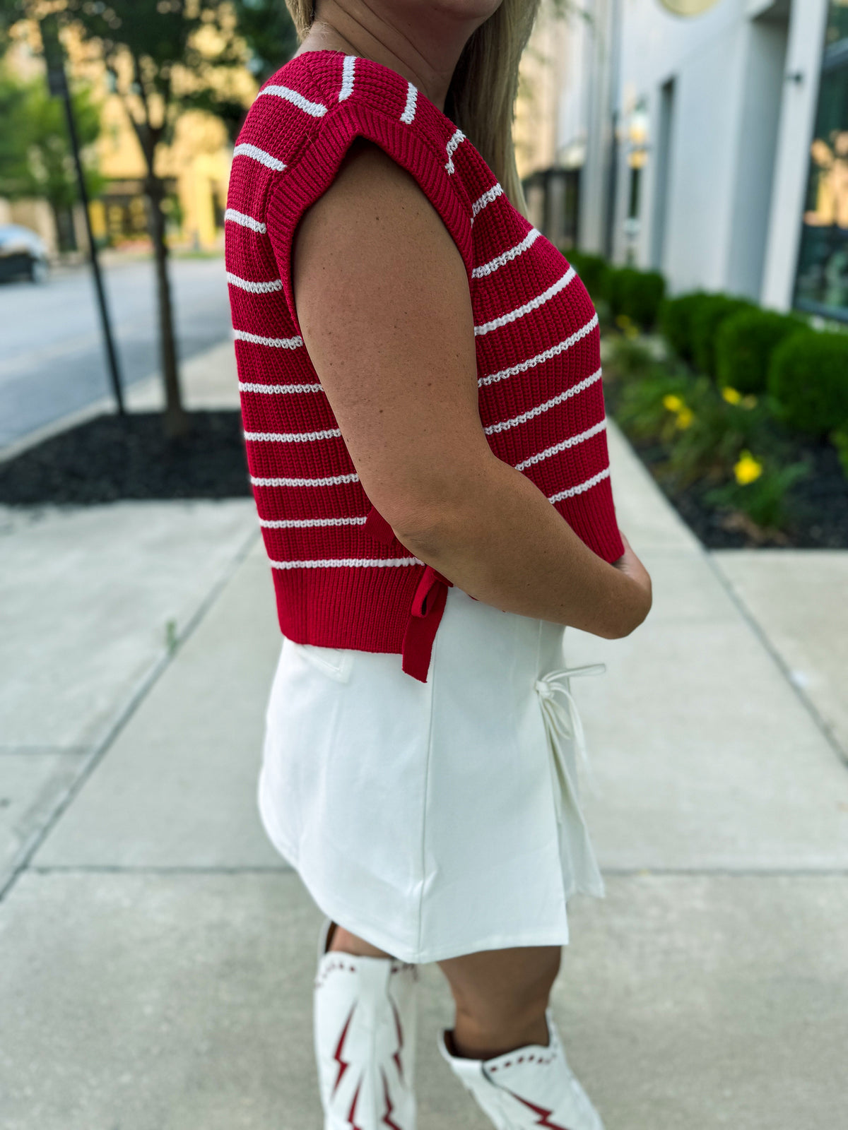 Red & White Cropped Sweater-Day & Moon