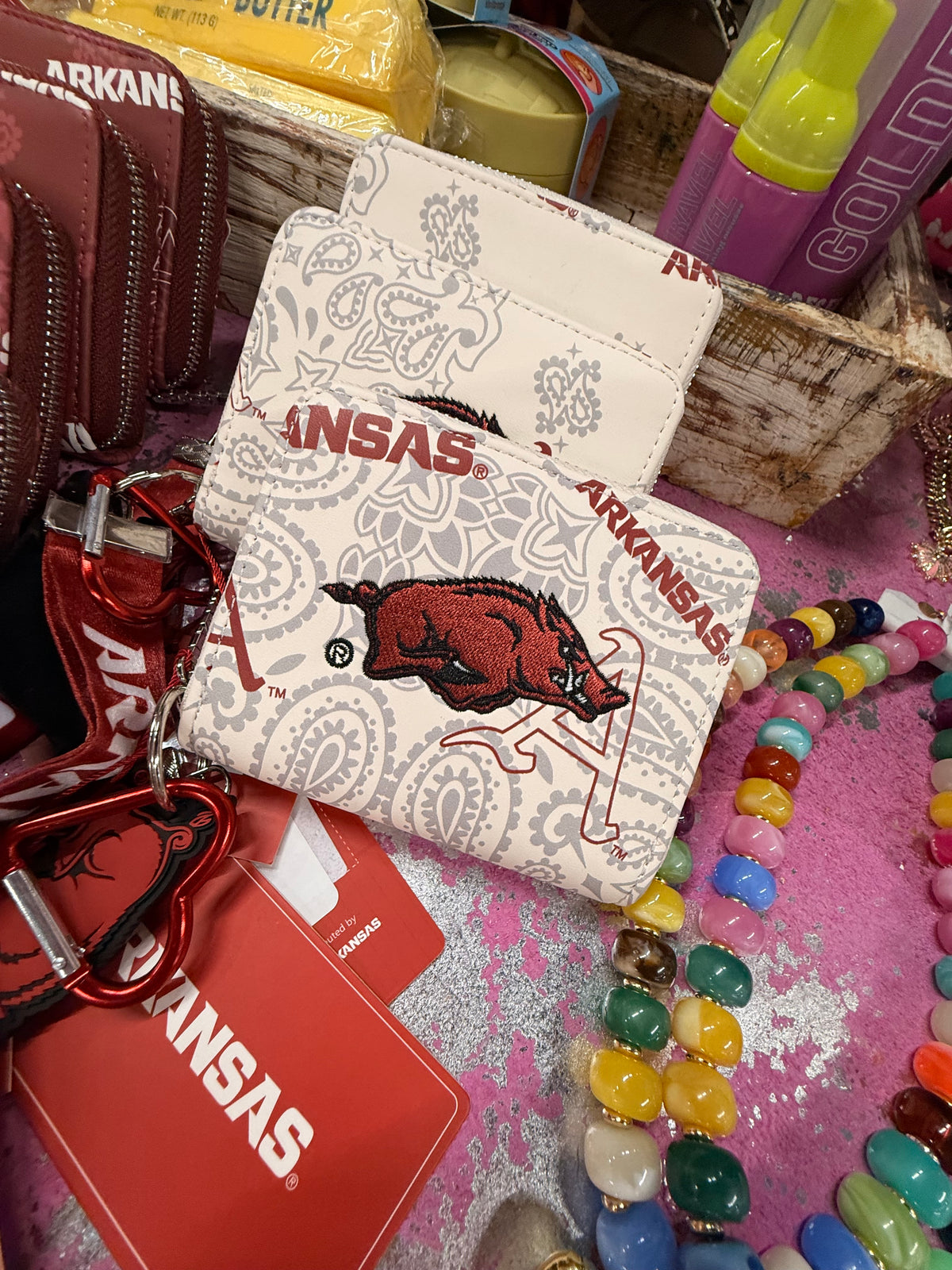 Razorback Wallet with Keychain Hog-Creme
