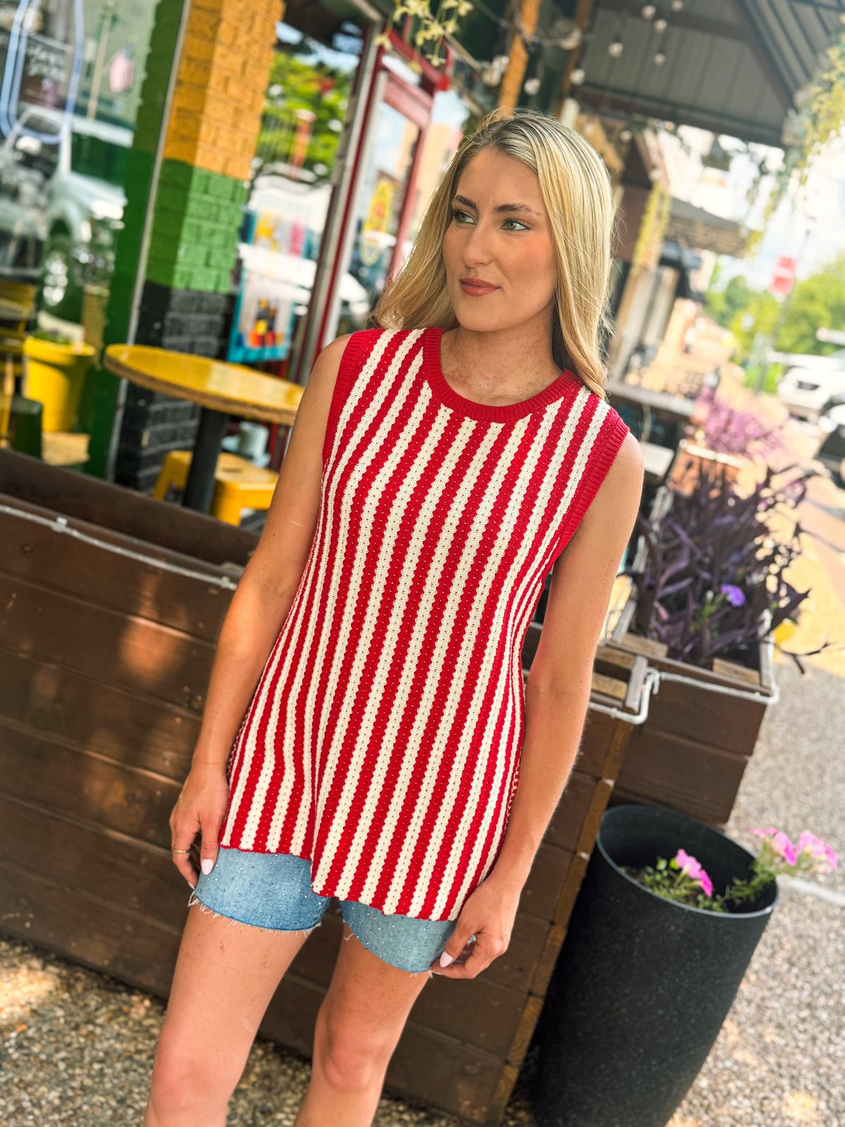 Knit Sleeveless Sweater-Timing