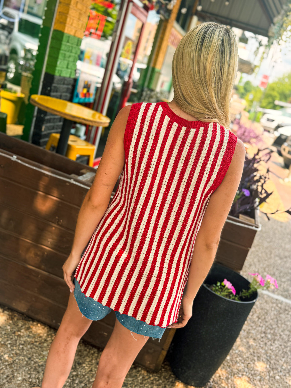 Knit Sleeveless Sweater-Timing