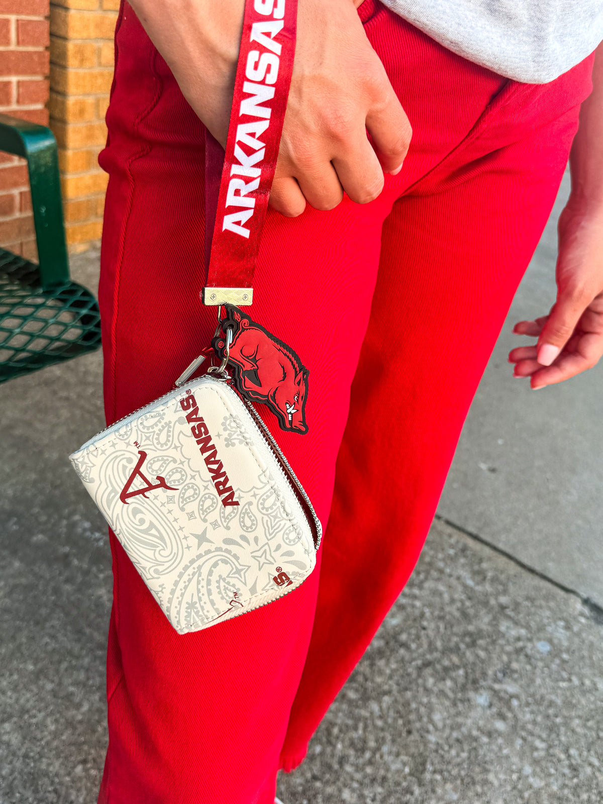 Razorback Wallet with Keychain Hog-Creme