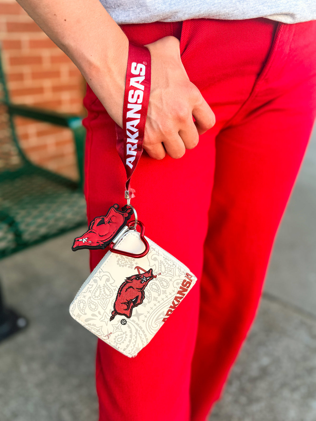 Razorback Wallet with Keychain Hog-Creme